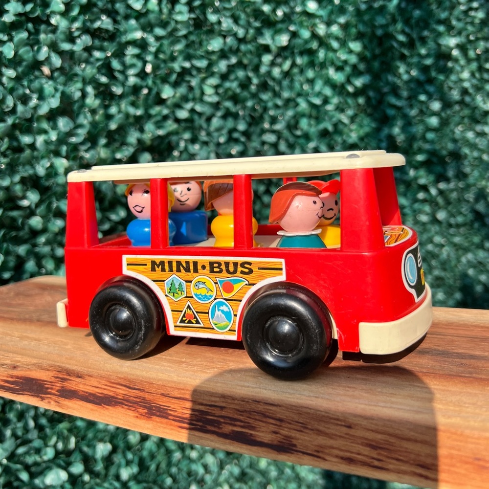 Vintage Little People bus with people, 80s Toys